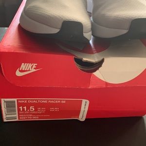 MEN’s Nike Dualtone Racer SE